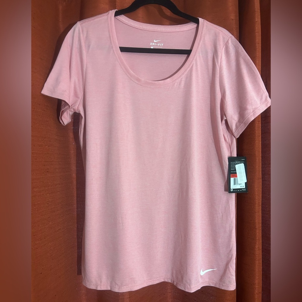 NWT Nike Women's Soft Pink Short Sleeve Tee Large